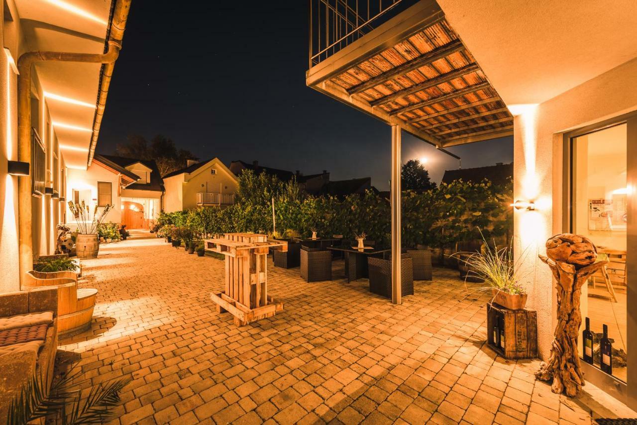 Weingut Gaestehaus D&D Haider Jois Extérieur photo